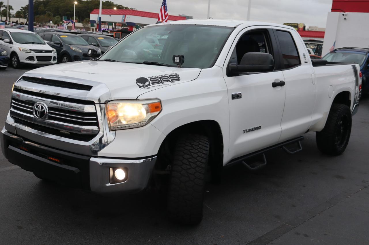 Toyota Tundra 4WD Truck Double Cab 5.7L FFV V8 6-Spd AT SR5 (Natl) 2016