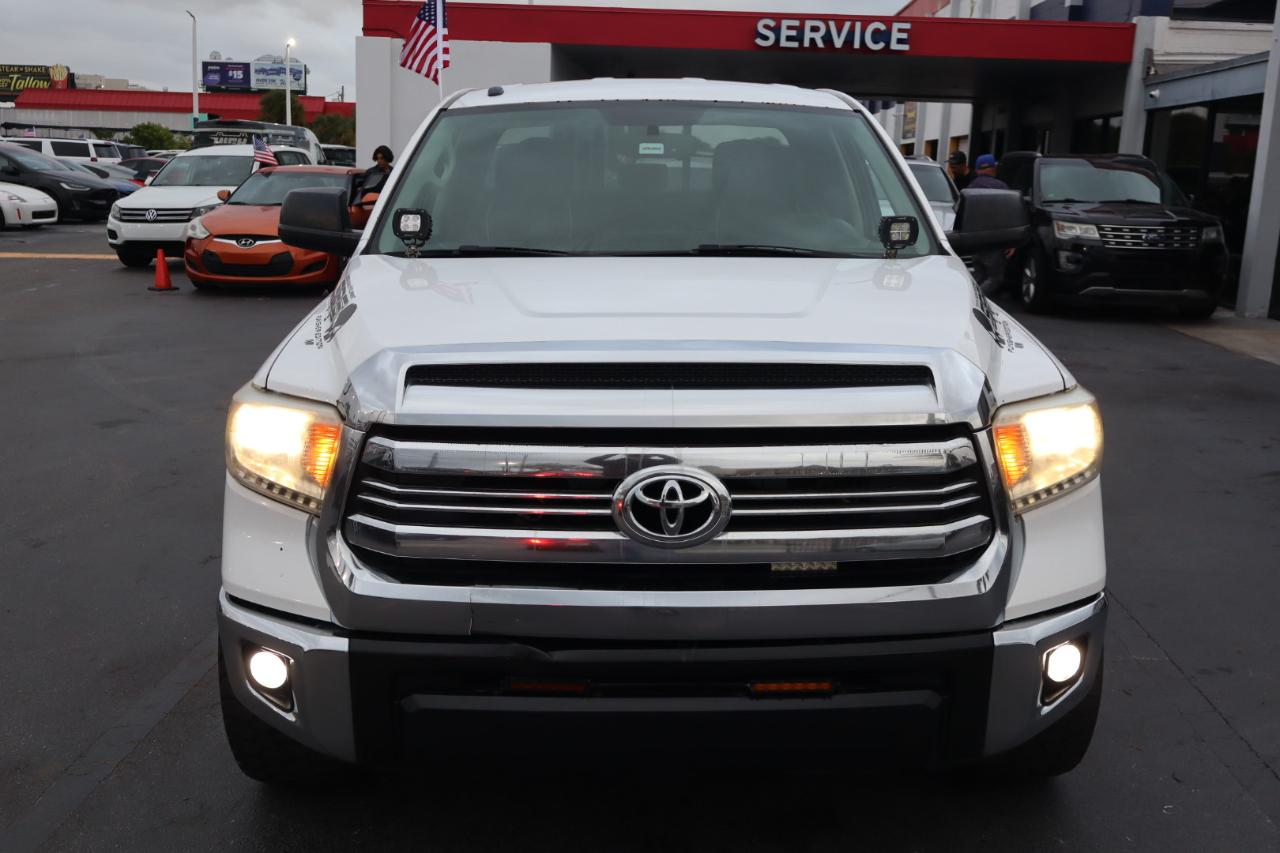 Toyota Tundra 4WD Truck Double Cab 5.7L FFV V8 6-Spd AT SR5 (Natl) 2016