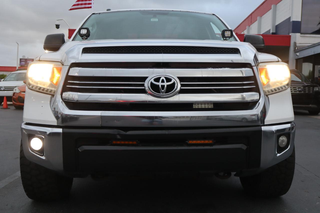 Toyota Tundra 4WD Truck Double Cab 5.7L FFV V8 6-Spd AT SR5 (Natl) 2016