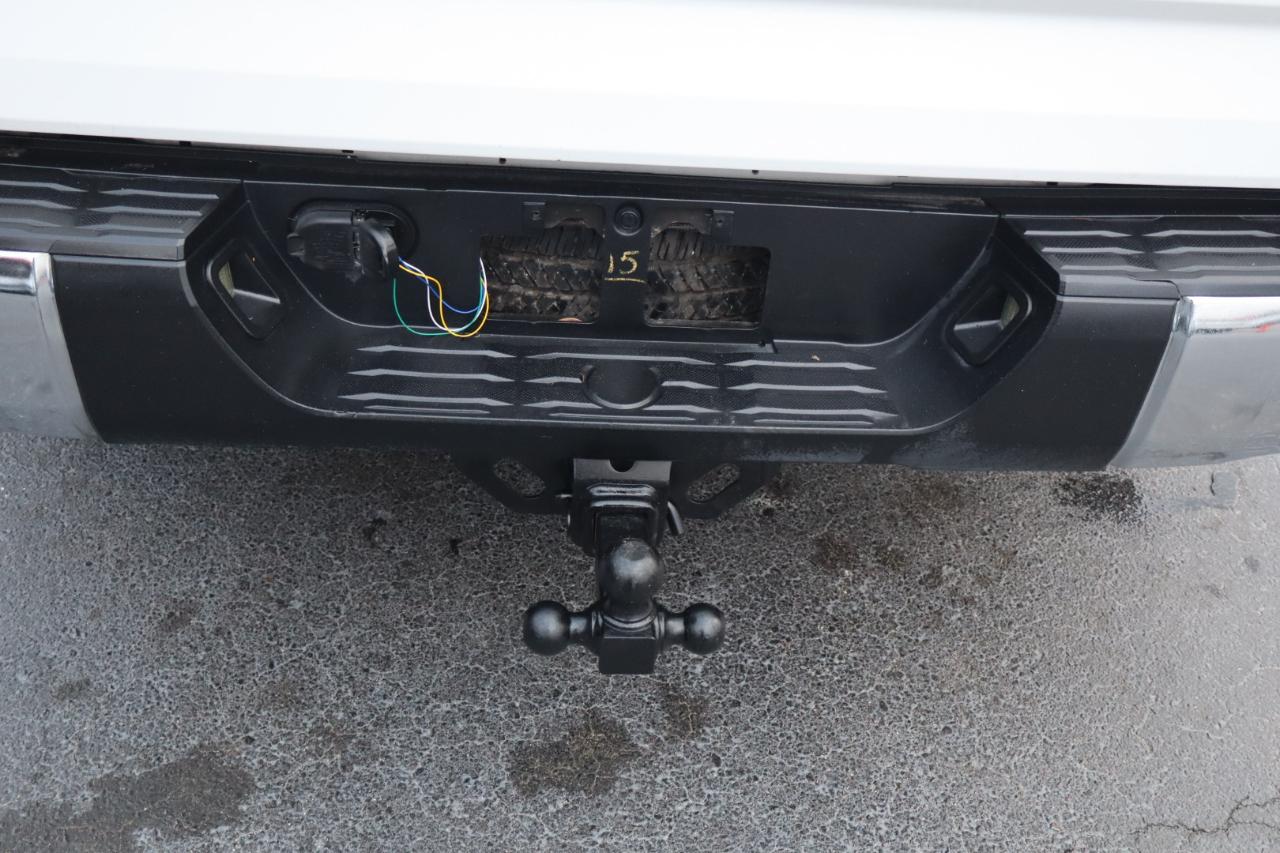 Toyota Tundra 4WD Truck Double Cab 5.7L FFV V8 6-Spd AT SR5 (Natl) 2016