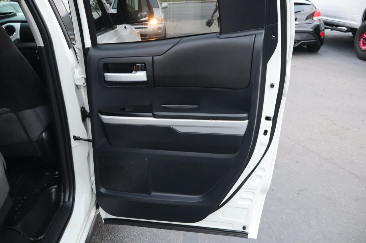 Toyota Tundra 4WD Truck Double Cab 5.7L FFV V8 6-Spd AT SR5 (Natl) 2016