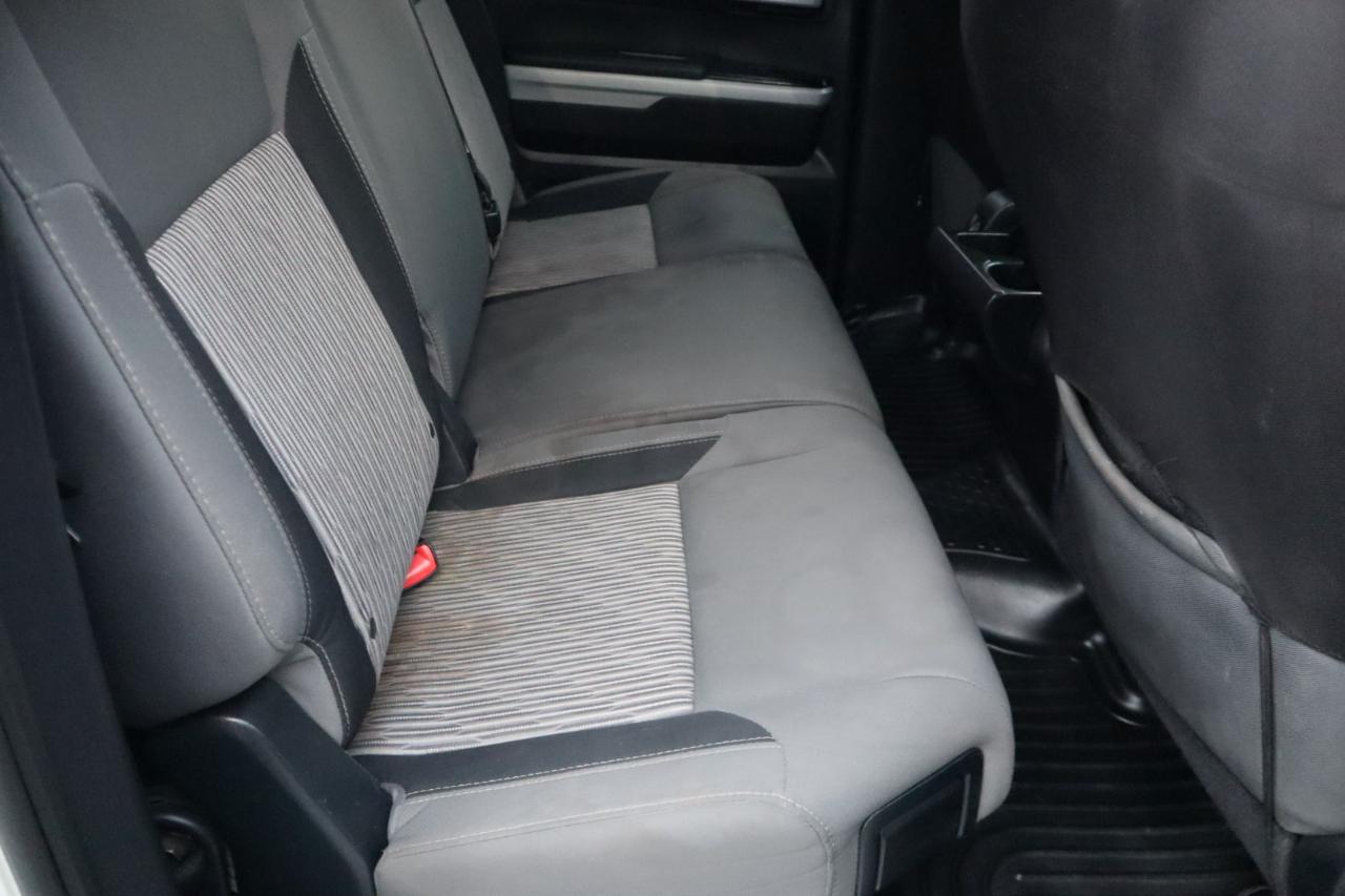 Toyota Tundra 4WD Truck Double Cab 5.7L FFV V8 6-Spd AT SR5 (Natl) 2016