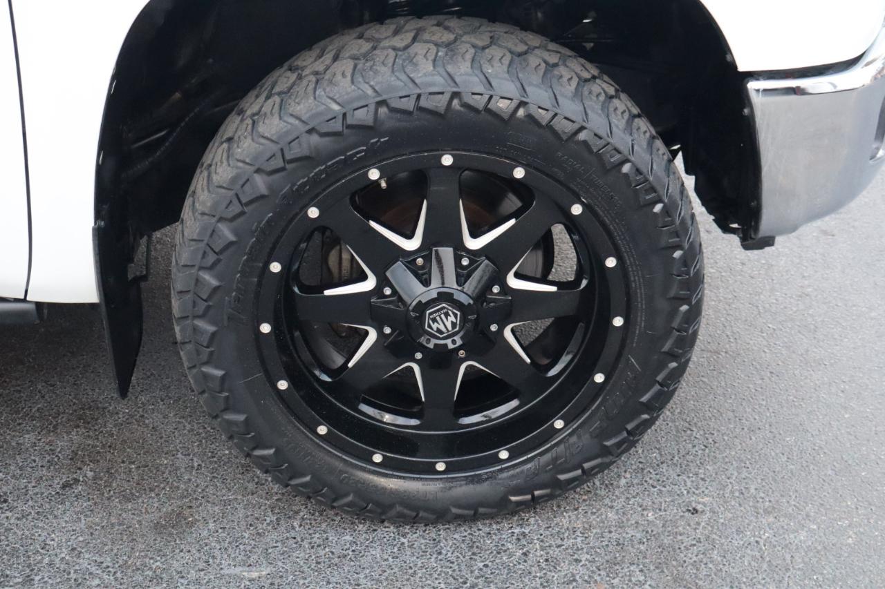 Toyota Tundra 4WD Truck Double Cab 5.7L FFV V8 6-Spd AT SR5 (Natl) 2016