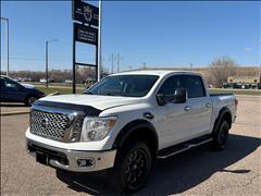 2017 Nissan Titan 