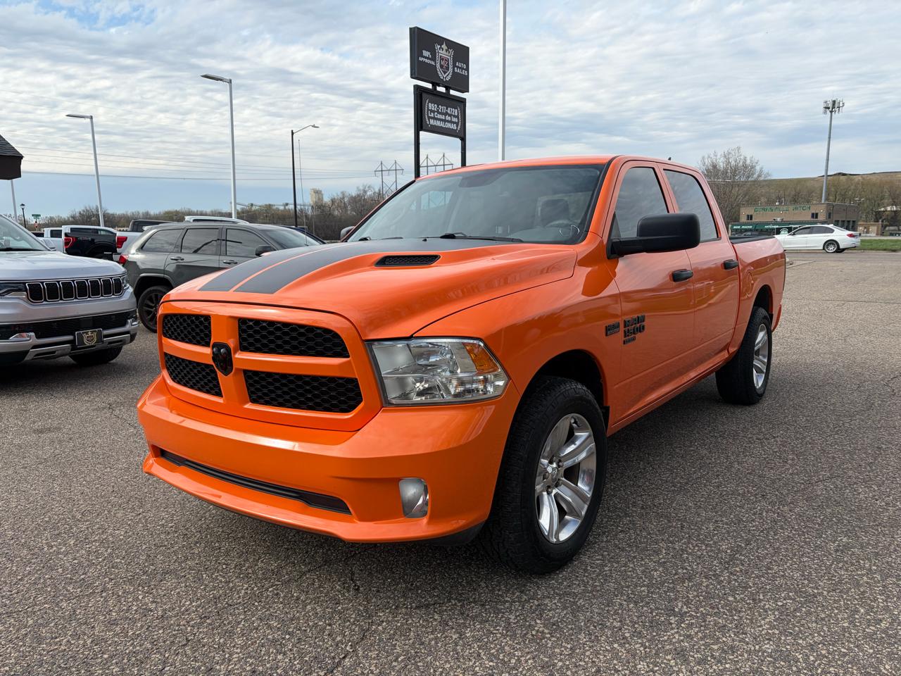 2019 RAM 1500 Classic Express 4x4 Crew Cab 5'7" Box