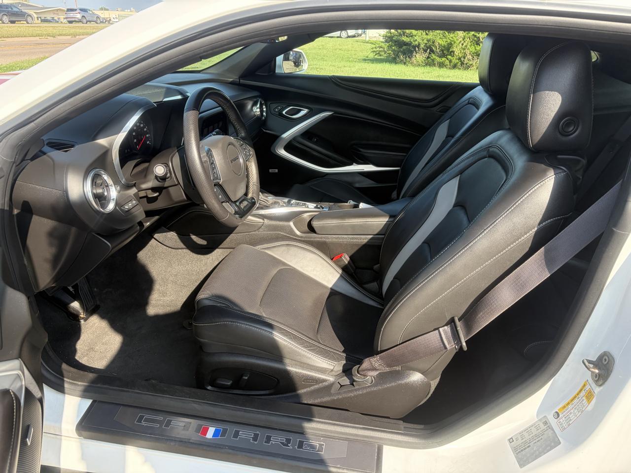 2017 Chevrolet Camaro 2LT - Photo 9