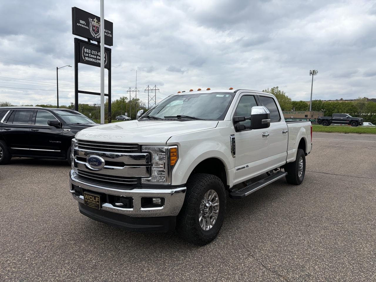 2017 Ford Super Duty F-350 SRW Platinum 4WD Crew Cab 8' Box