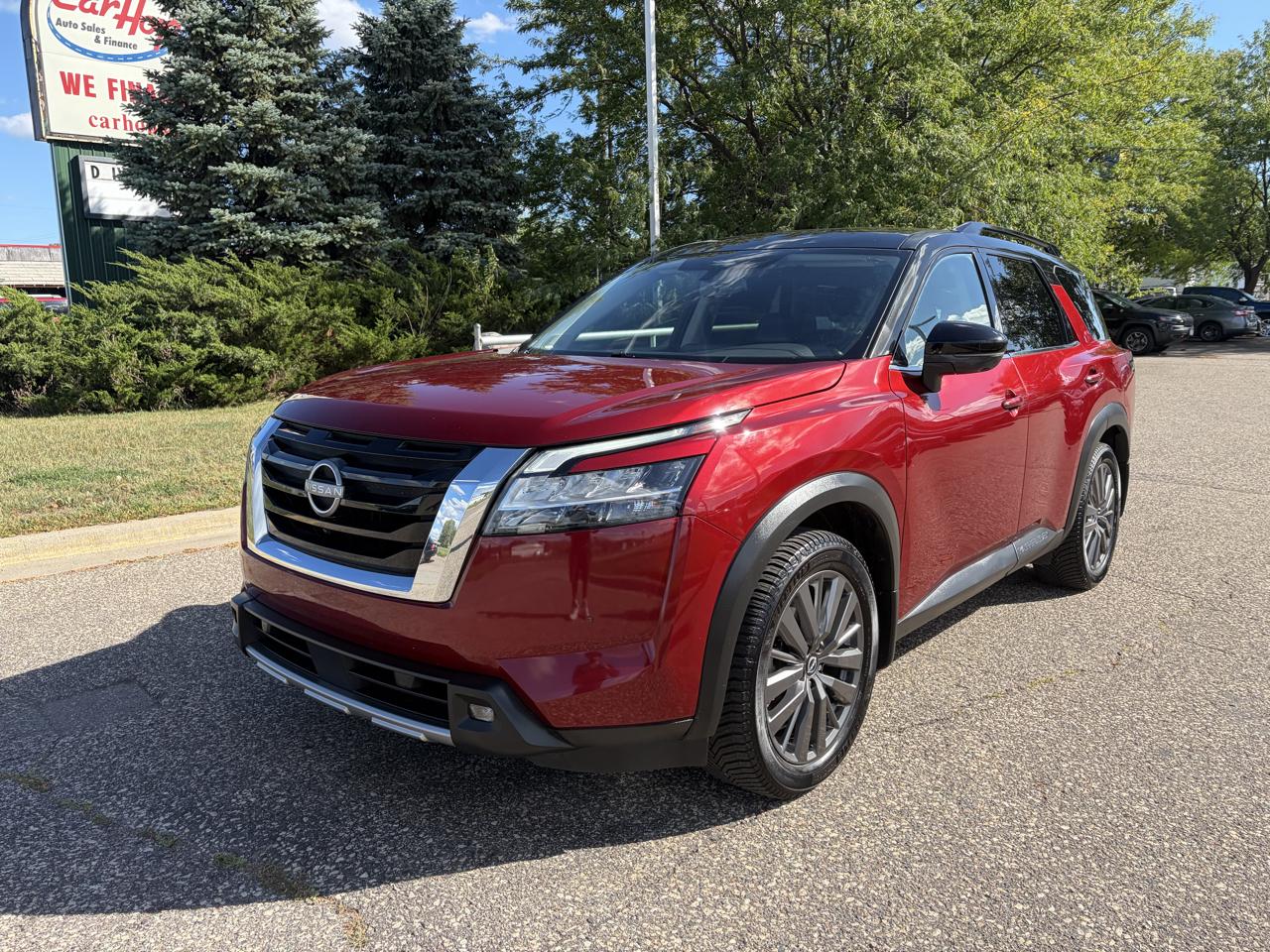 2022 Nissan Pathfinder SL 2WD