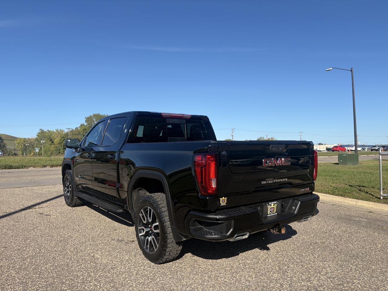 GMC Sierra 1500 4WD Crew Cab 147" AT4 2022