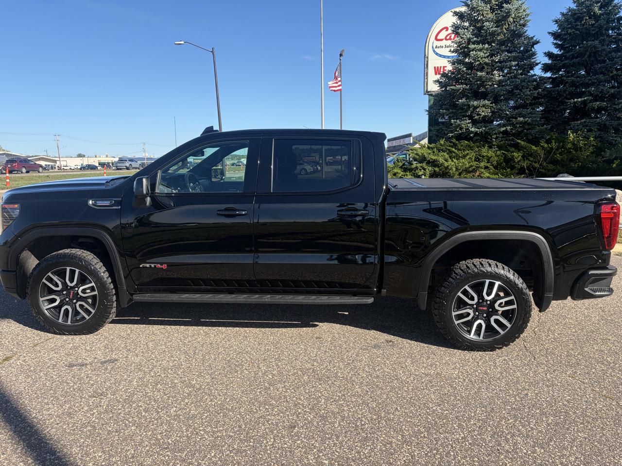 GMC Sierra 1500 4WD Crew Cab 147" AT4 2022
