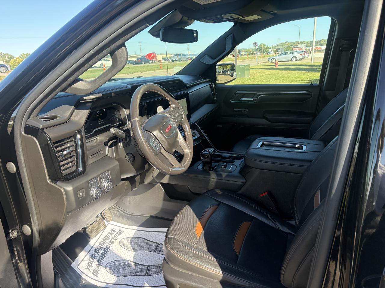 GMC Sierra 1500 4WD Crew Cab 147" AT4 2022