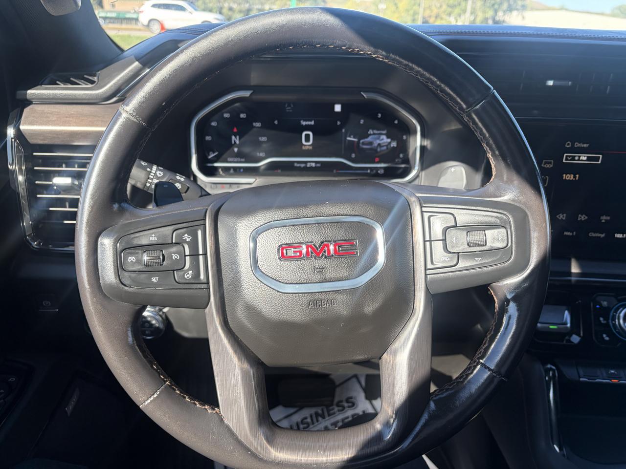 GMC Sierra 1500 4WD Crew Cab 147" AT4 2022