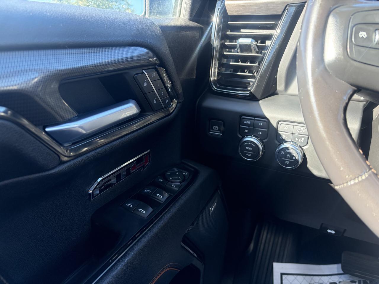GMC Sierra 1500 4WD Crew Cab 147" AT4 2022