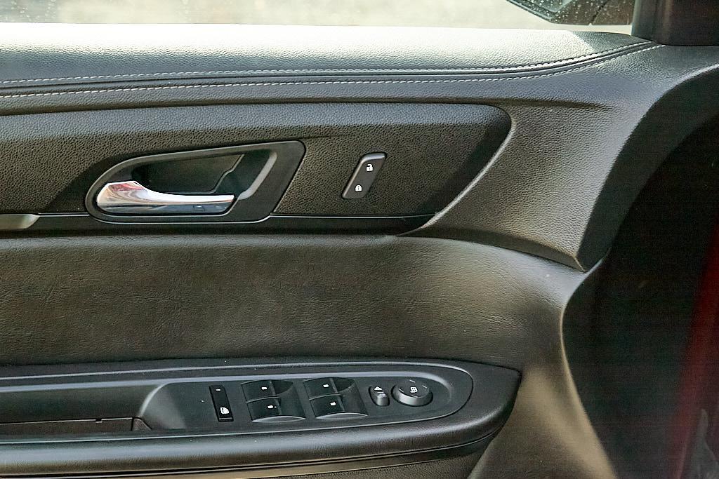 GMC Acadia photo 11
