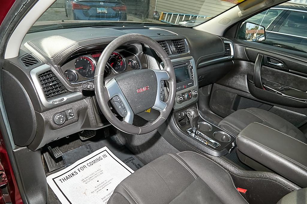 GMC Acadia photo 13