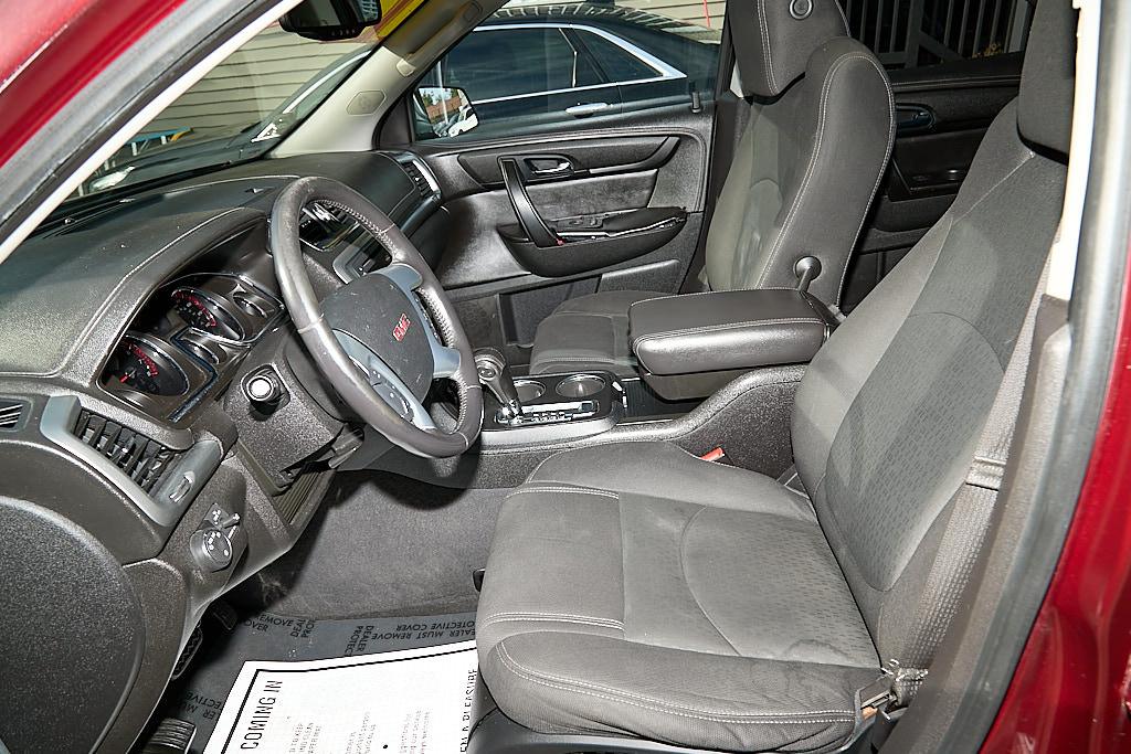 GMC Acadia photo 15