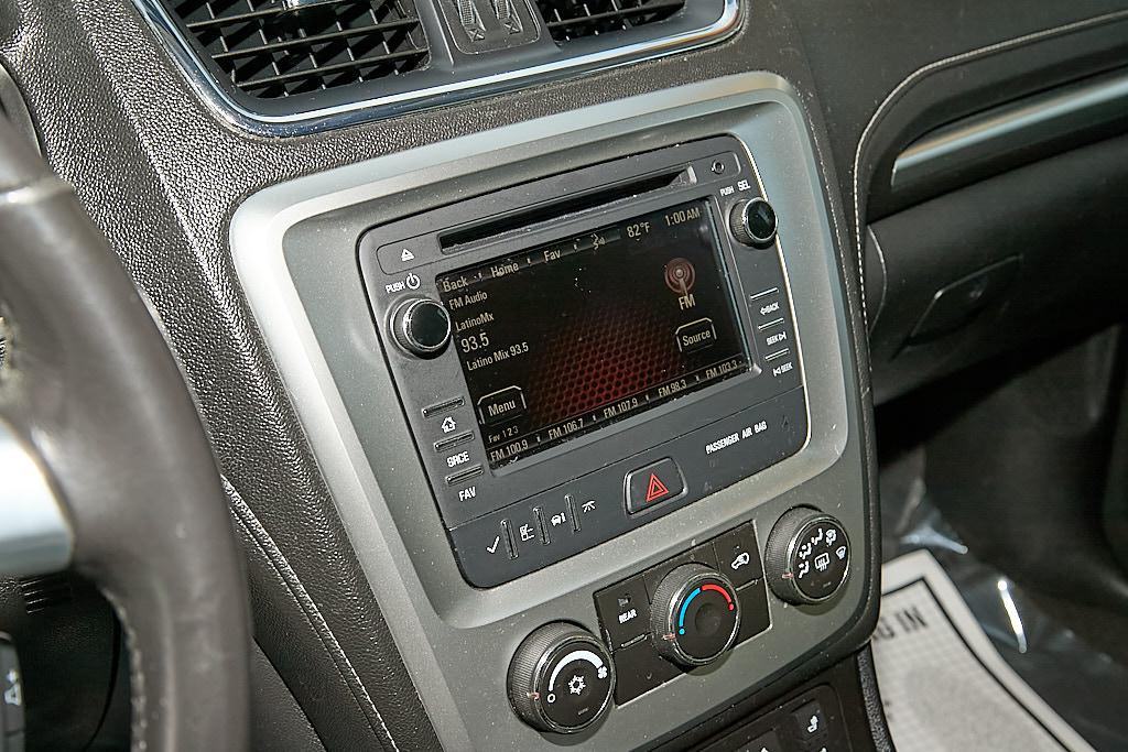 GMC Acadia photo 16