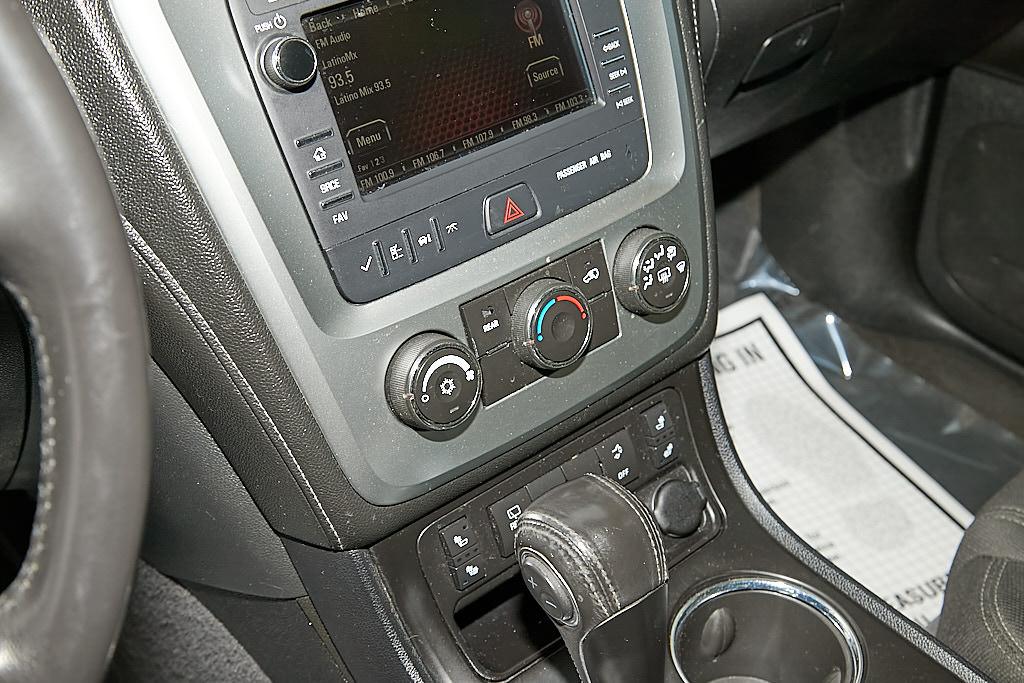 GMC Acadia photo 17