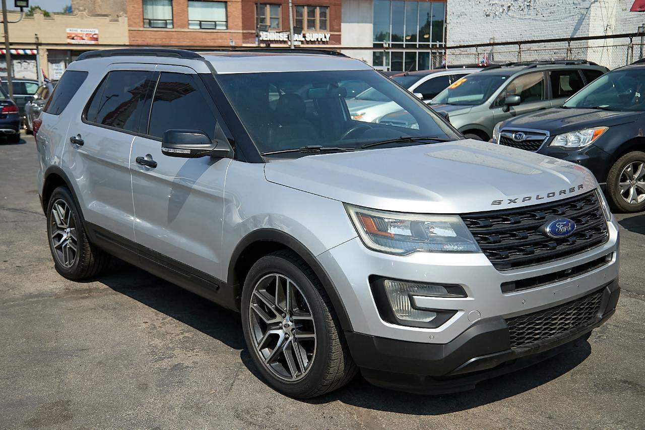 Ford Explorer photo 4