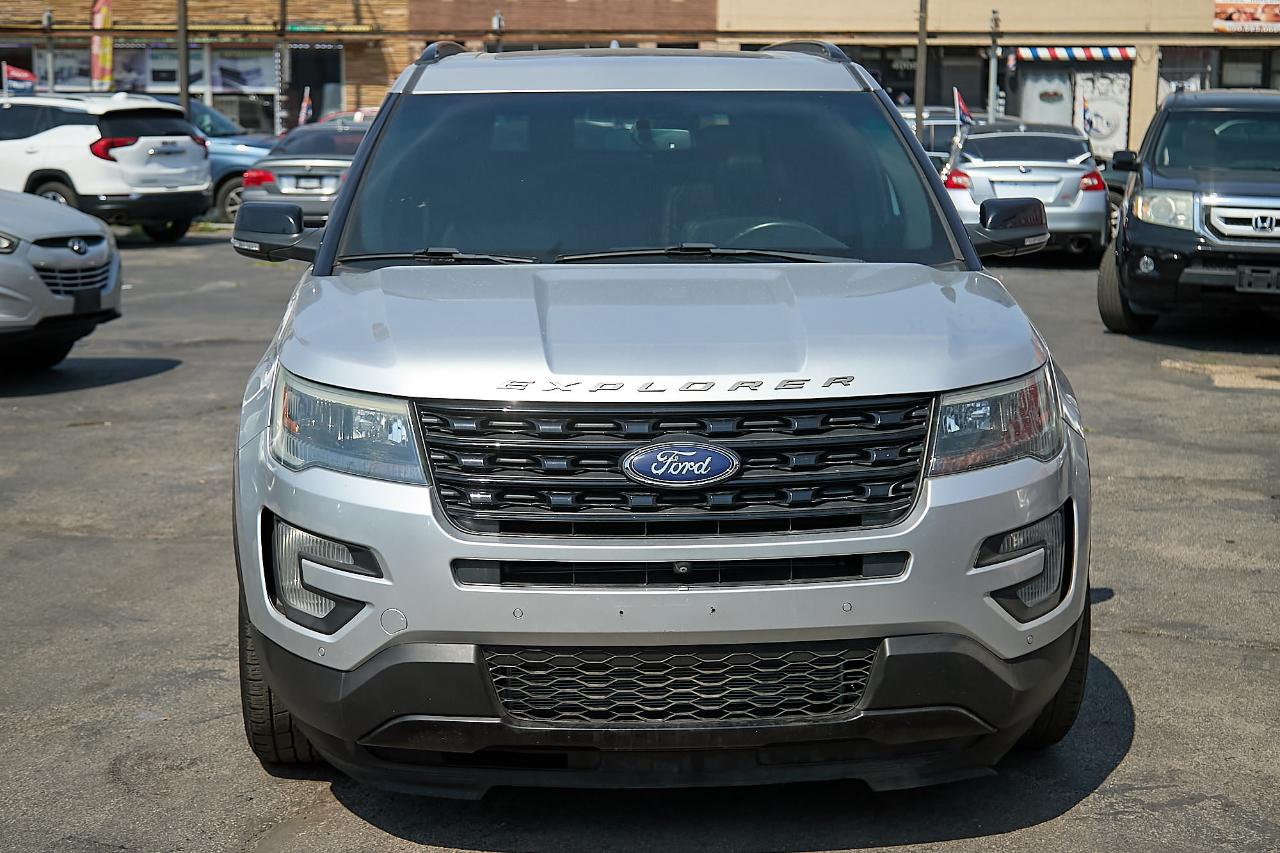 Ford Explorer photo 5