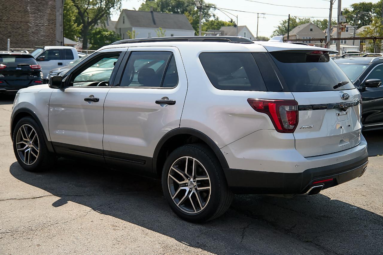 Ford Explorer photo 7
