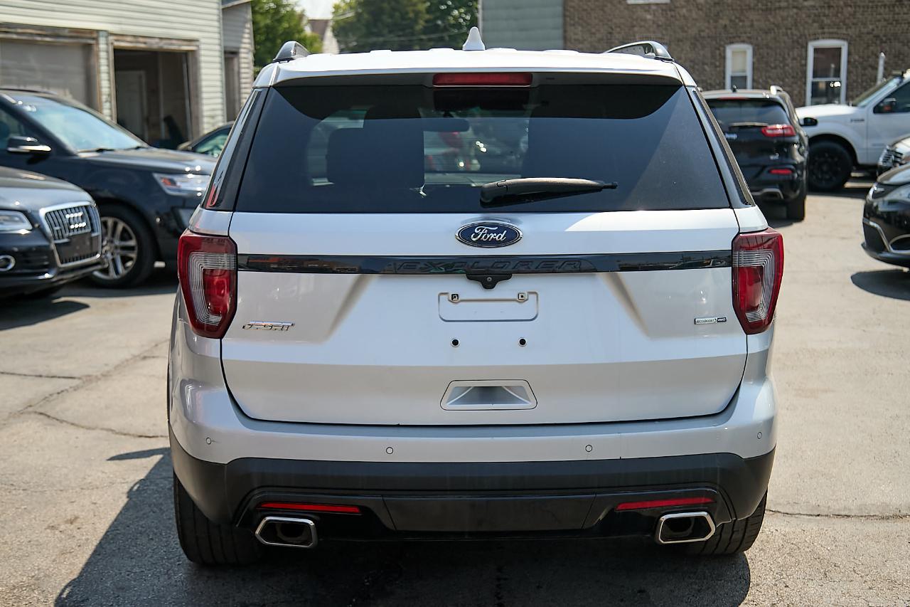 Ford Explorer photo 8