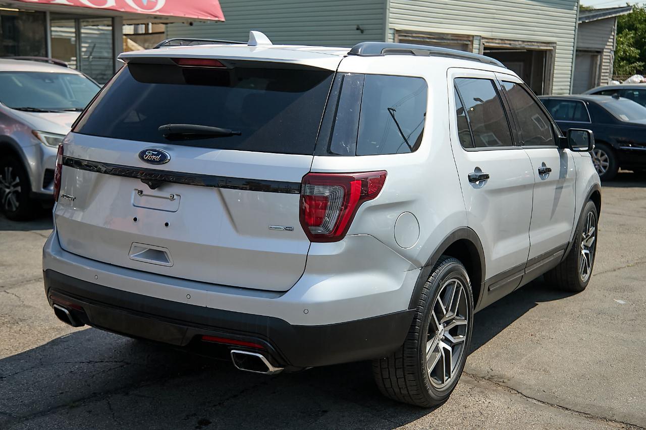 Ford Explorer photo 9
