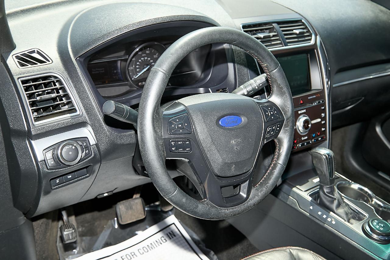 Ford Explorer photo 13