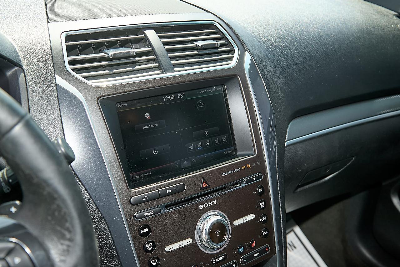 Ford Explorer photo 14