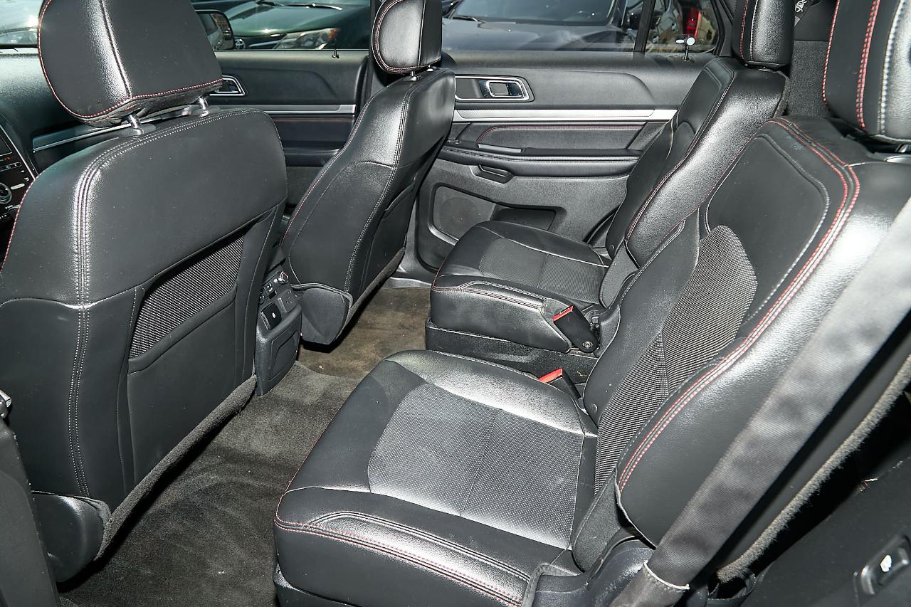 Ford Explorer photo 22
