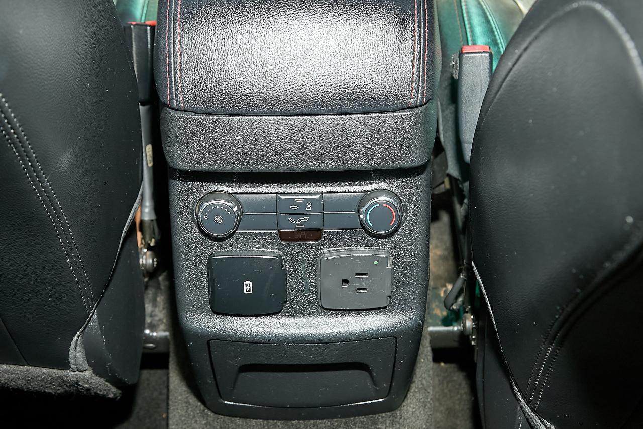 Ford Explorer photo 23
