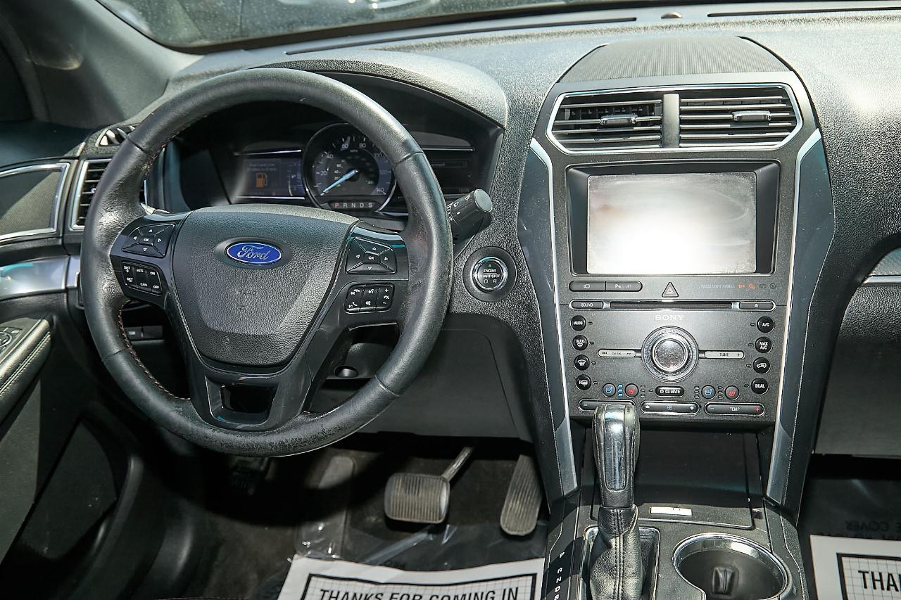Ford Explorer photo 25