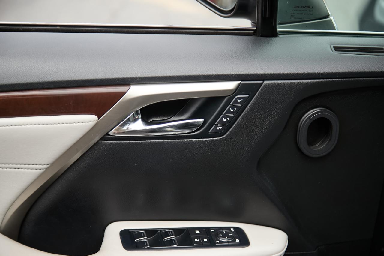 Lexus RX photo 13