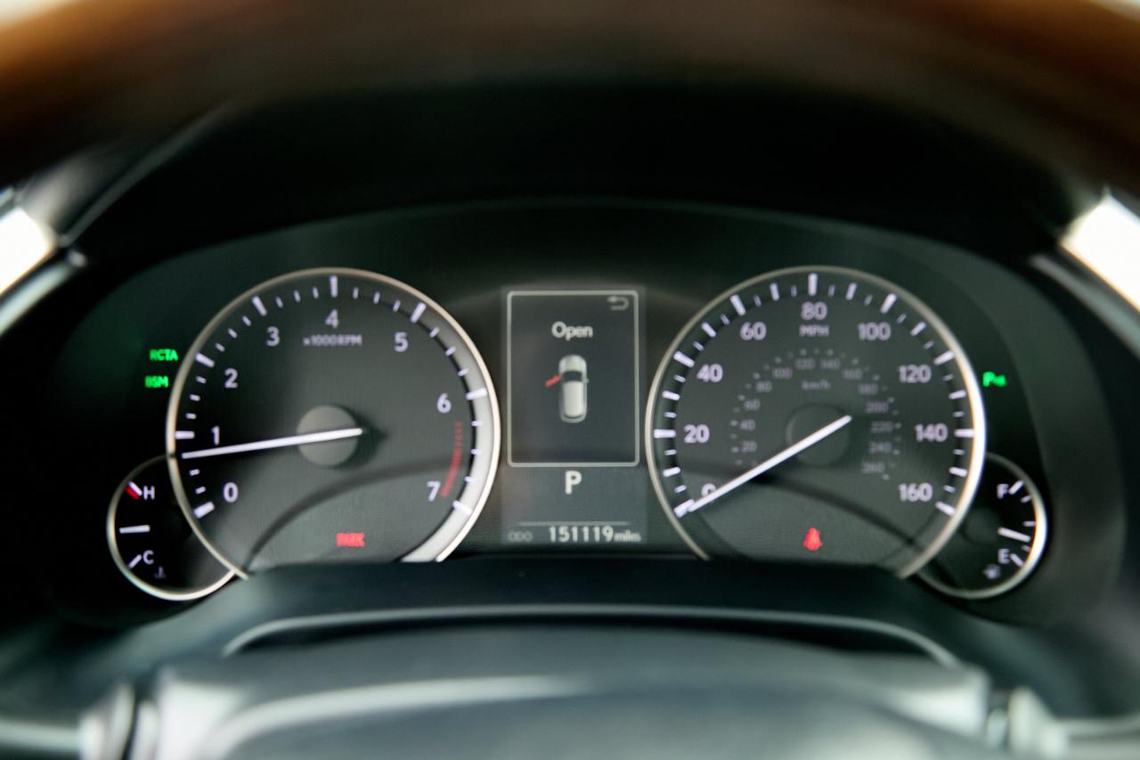 Lexus RX photo 16