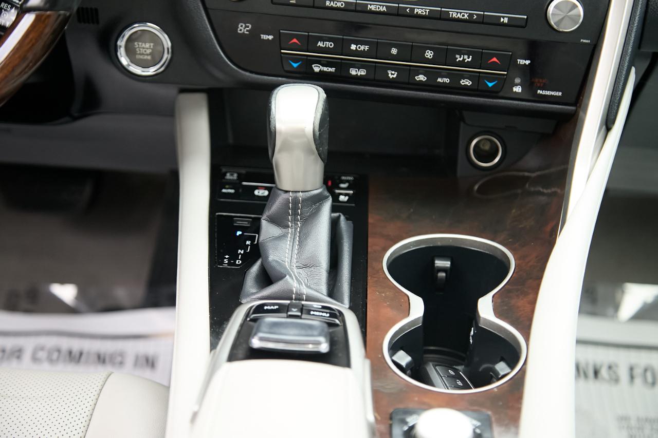 Lexus RX photo 32