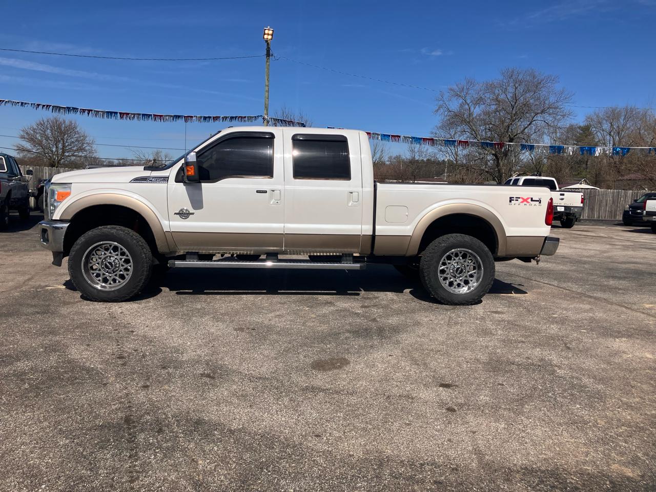 Ford F-350 SD Lariat Crew Cab Short Bed 4WD 2011