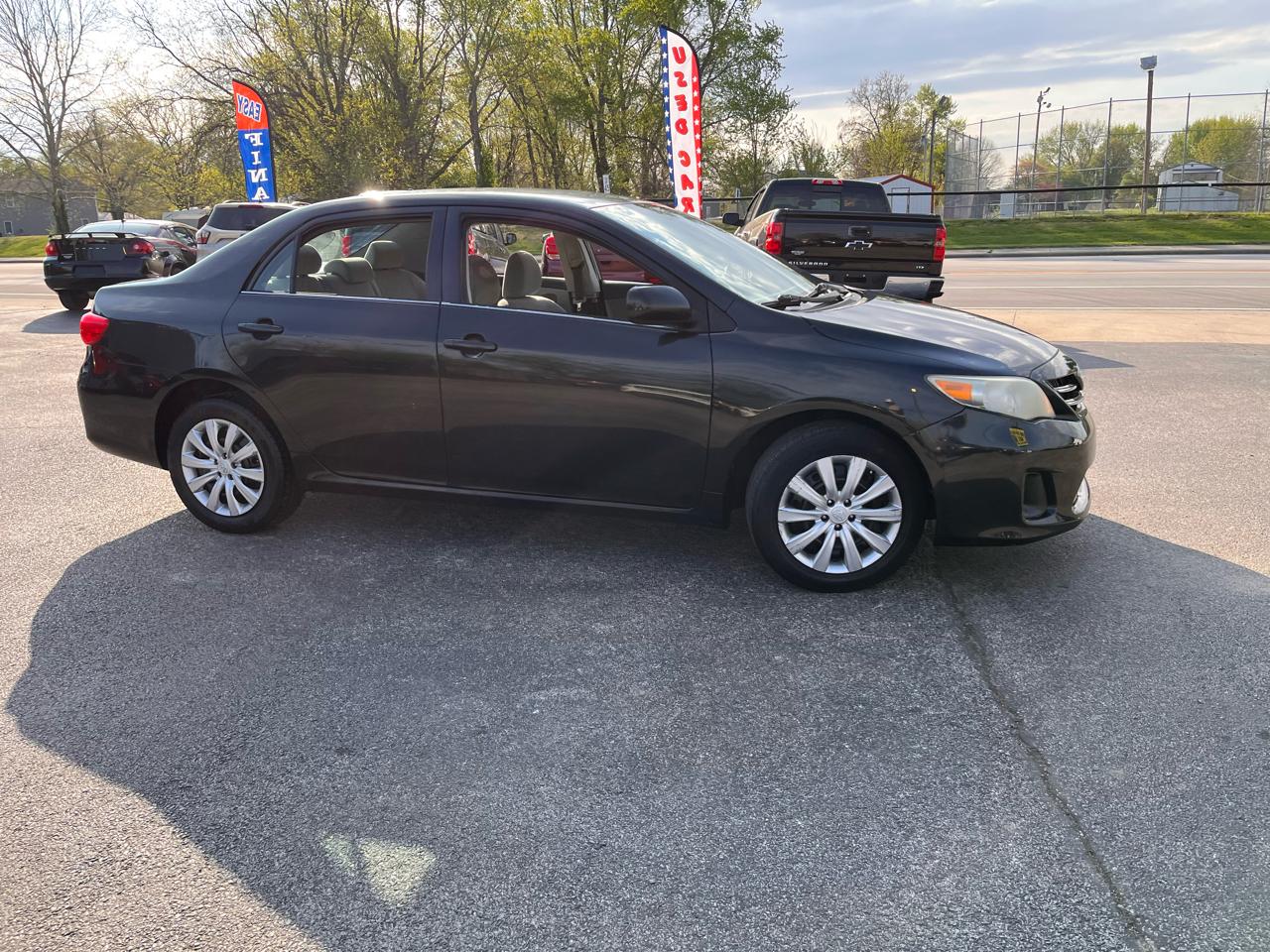 Toyota Corolla L 4D Sedan at 2013
