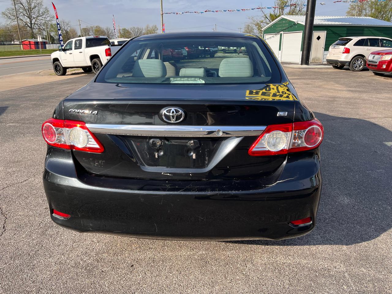Toyota Corolla L 4D Sedan at 2013