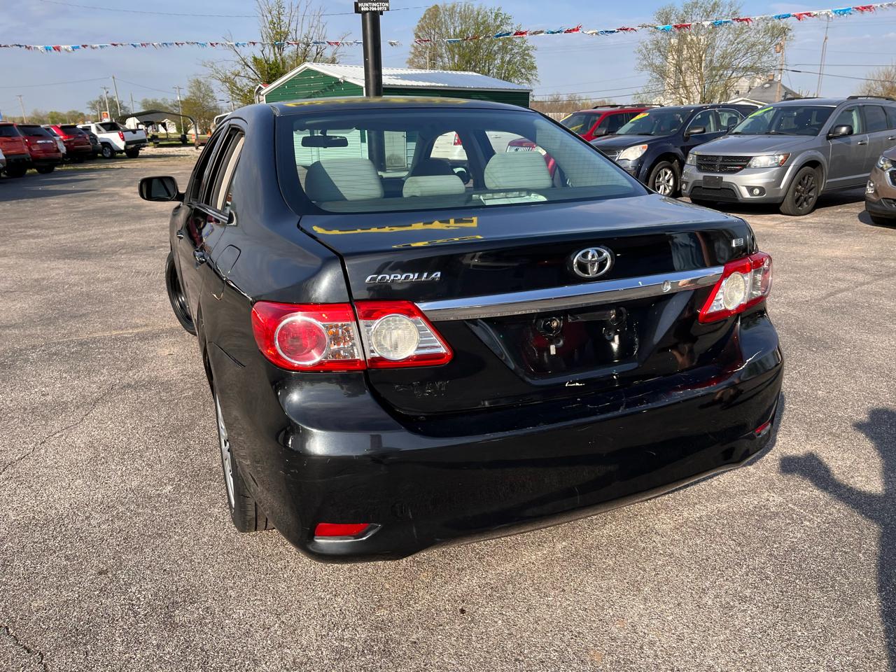 Toyota Corolla L 4D Sedan at 2013