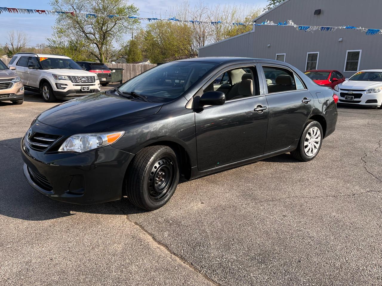 Toyota Corolla L 4D Sedan at 2013