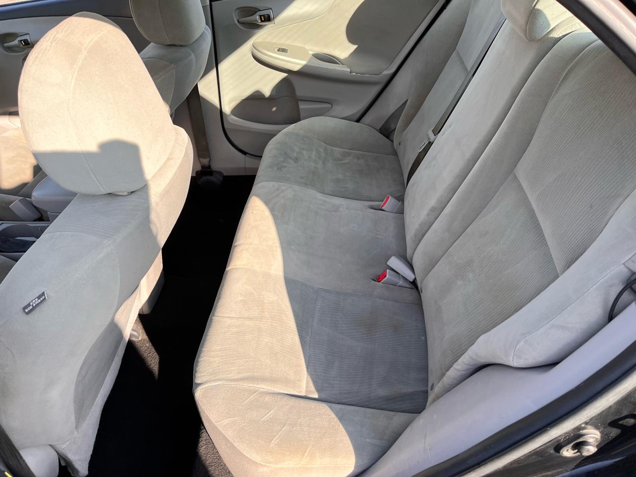 Toyota Corolla L 4D Sedan at 2013