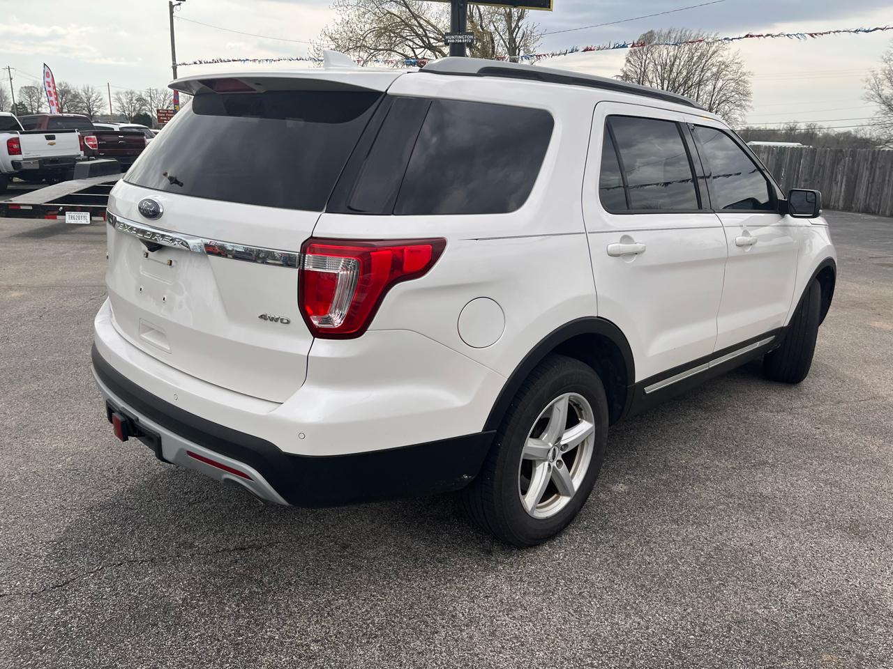 Ford Explorer XLT 4WD 2017
