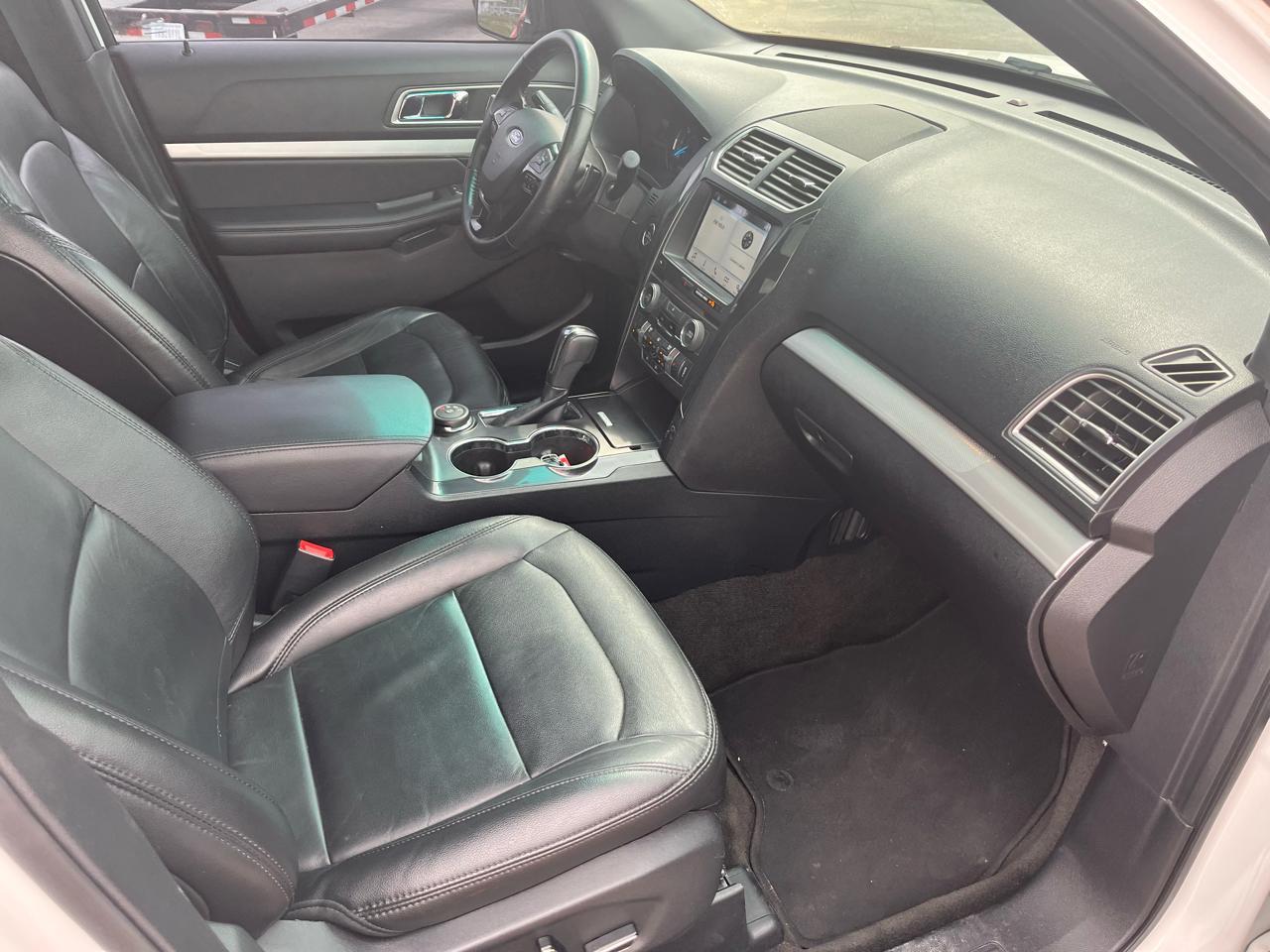 Ford Explorer XLT 4WD 2017