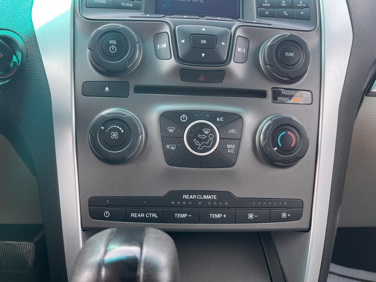 Ford Explorer Base 4WD 2015