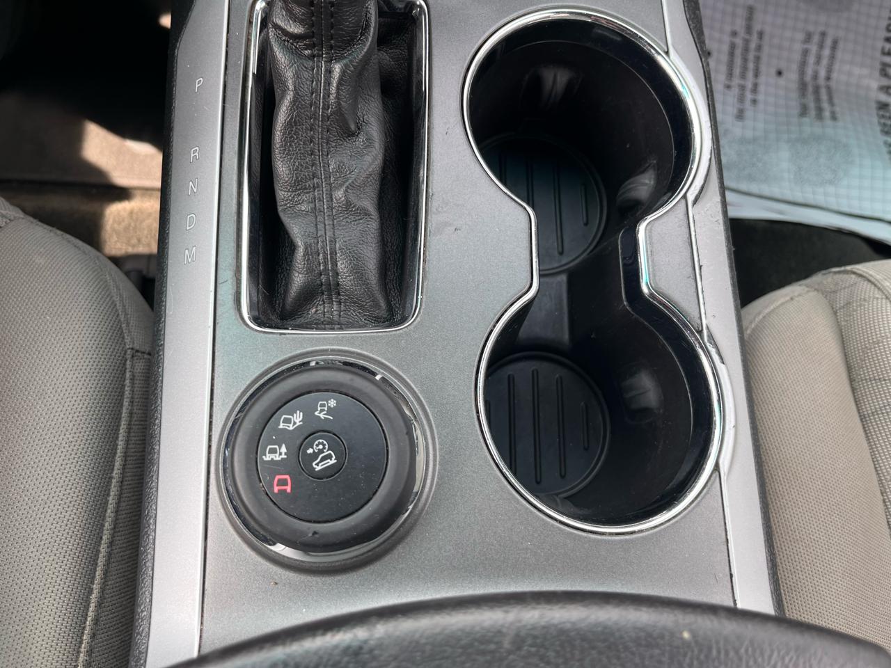 Ford Explorer Base 4WD 2015