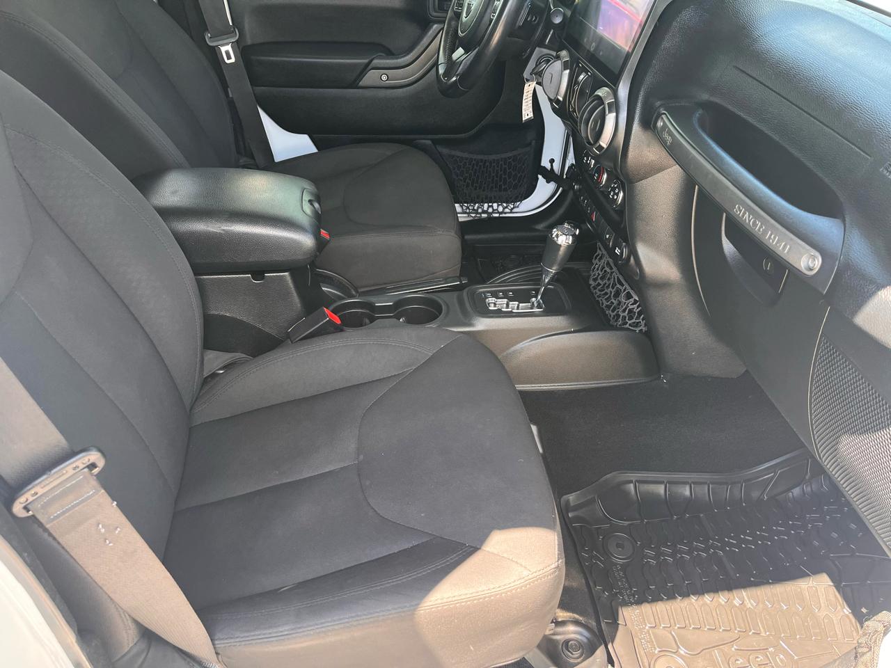 Jeep Wrangler Unlimited Sport 4WD 2017