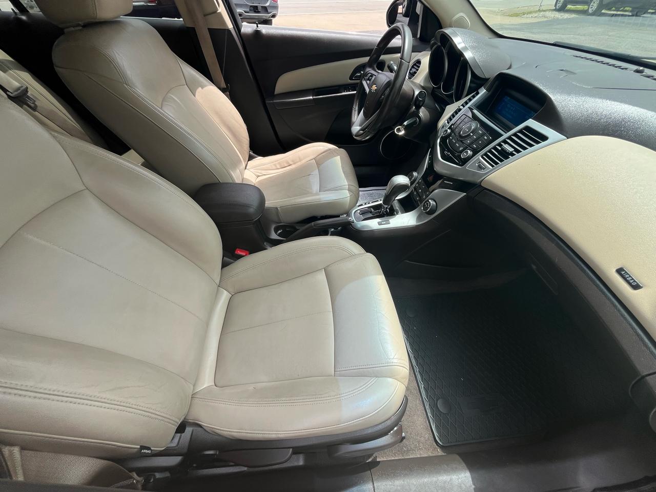 Chevrolet Cruze 2LT 2011