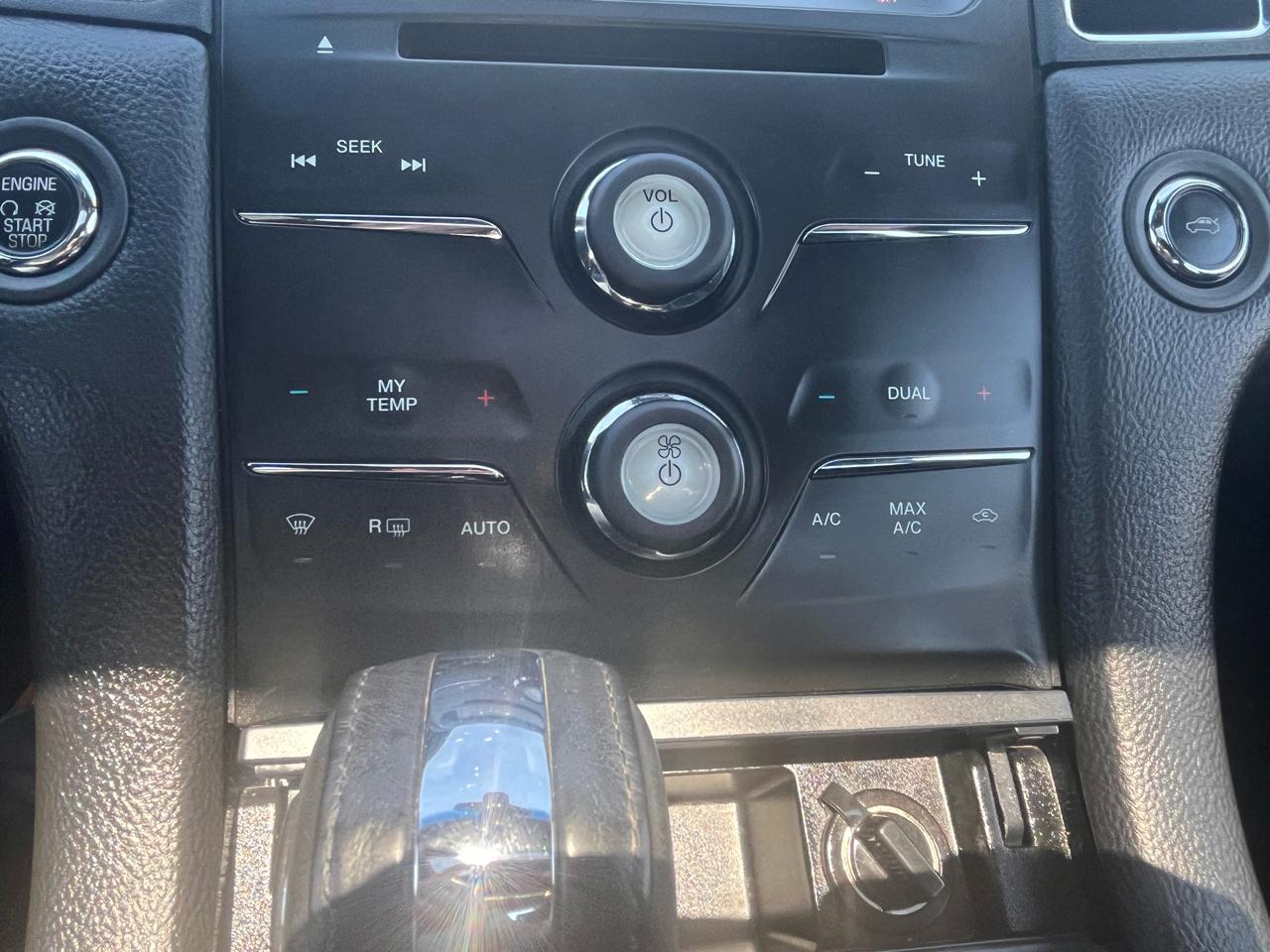 Ford Taurus SEL FWD 2018