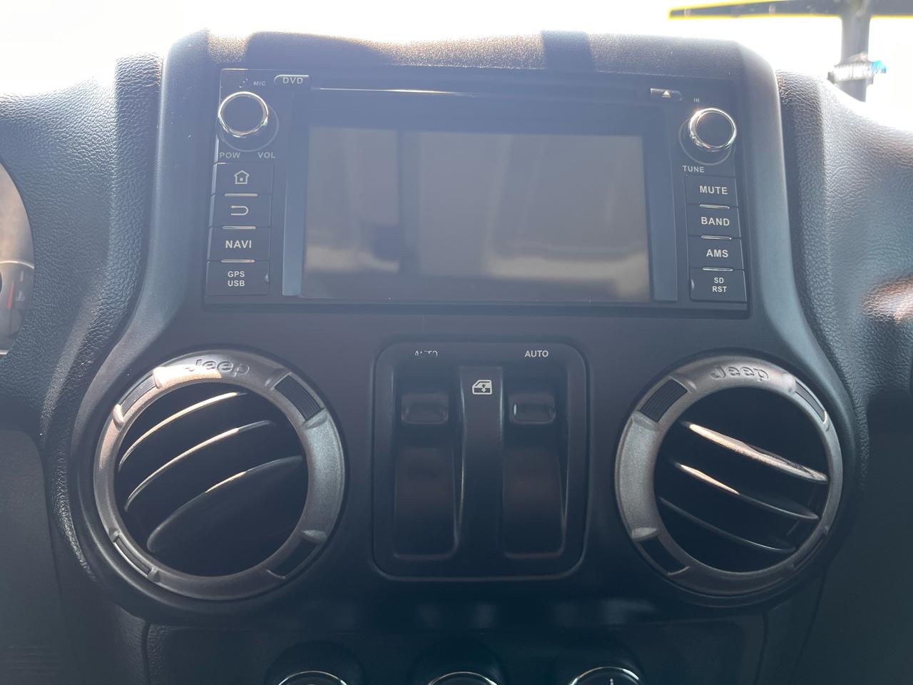 Jeep Wrangler Sport 4WD 2012