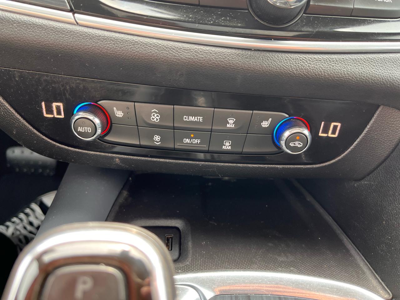 Buick Enclave Essence AWD 2019